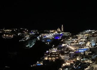 Санторини – за света синьо-бял, за мен – шарен, колоритен и забавен